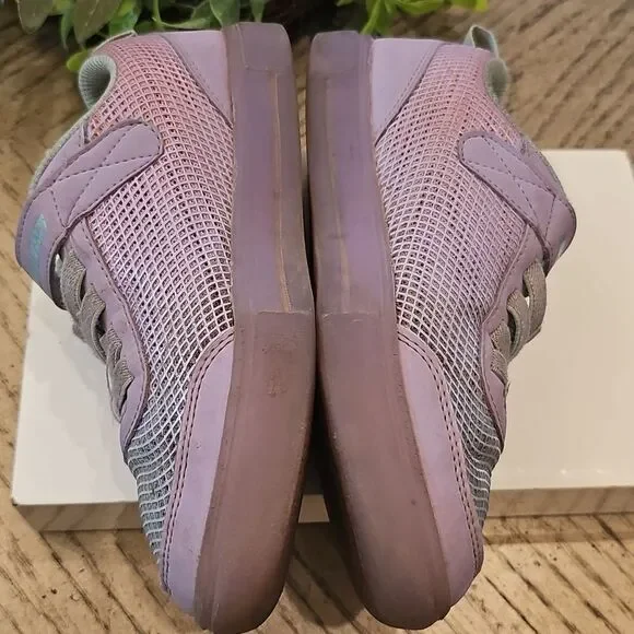 Skechers Pink Light-Up Sneakers with LED Soles Size 1 - Picture 3 of 9